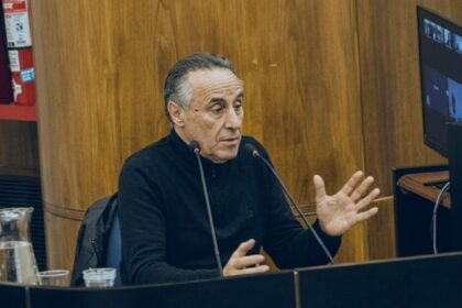 el-portero-del-edificio-de-recoleta-de-cristina-kirchner-ahora-se-desdijo-y-nego-haber-visto-los-bolsos-con-plata