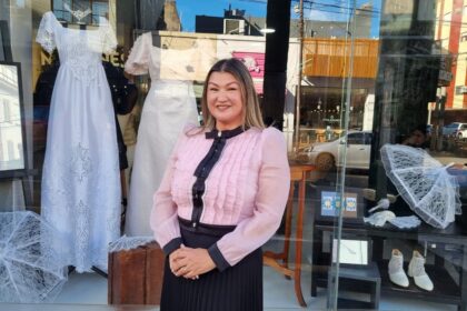 encuentro-de-la-temporada:-con-moda,-historia-y-creatividad-misionera-presentaron-una-experiencia-inmersiva-inspirada-en-la-estetica-de-epoca-en-posadas