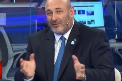 con-una-maniobra-para-no-ser-acusado-de-vulnerar-la-privacidad-del-presidente,-santiago-cuneo-denuncio-a-javier-milei-por-violacion-“secretos-militares”
