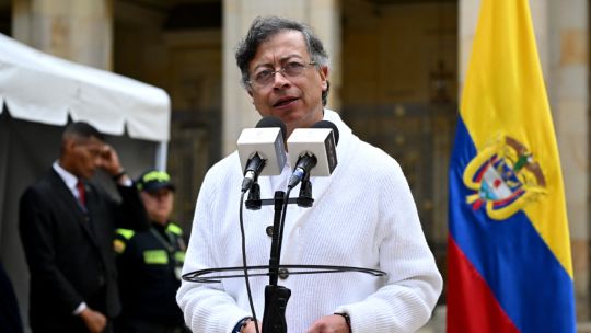 elecciones-en-colombia:-una-encuesta-muestra-paridad-entre-el-sucesor-de-petro-y-el-“milei-colombiano”