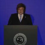 javier-milei-anuncio-una-baja-de-retenciones-para-la-soja,-el-trigo-y-la-cebada:-“se-termina-el-calvario-de-que-el-funcionamiento-del-pais-dependa-del-agro”