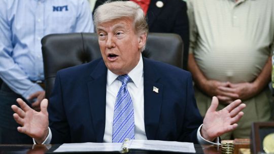 “estaria-encantado-de-hacerlo”:-donald-trump-amenazo-con-una-intervencion-en-cuba-y-desato-la-furia-de-la-habana