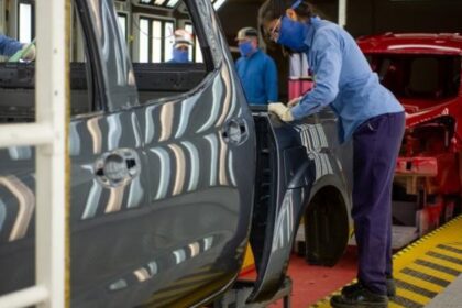 en-medio-del-furor-importador-de-autos-chinos,-ya-cerraron-10-autopartistas-y-la-produccion-cayo-casi-10%