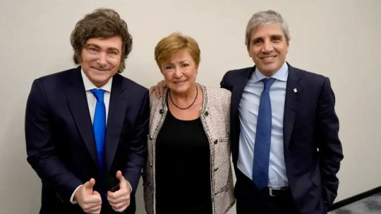 imf-clears-argentina’s-latest-review,-frees-us$1-billion-in-funds