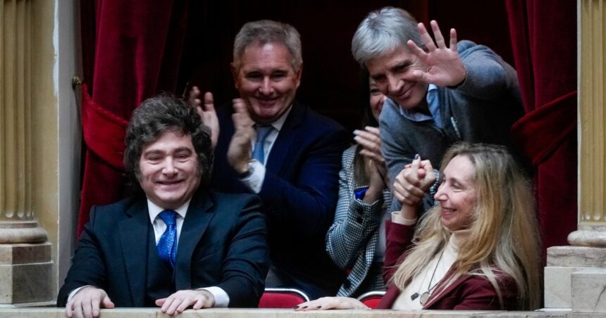 pelea-en-x,-audios-y-gestion-paralizada:-las-facciones-libertarias-interpretan-senales-de-apoyo-de-milei,-que-el-lunes-recibe-a-todos
