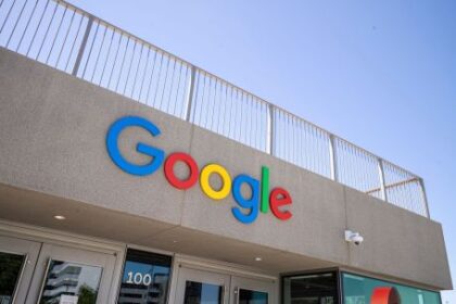 google-reinventa-su-buscador-y-acelera-en-la-carrera-de-la-ia-para-frenar-a-openai