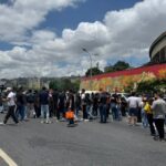 gremios-de-la-ucv-trancan-autopista-fajardo-para-exigir-que-se-cumplan-sus-exigencias-contractuales