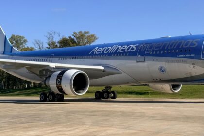 mundial-con-menos-vuelos:-por-la-baja-demanda,-aerolineas-argentina-cancelo-las-rutas-que-iban-a-cubrir-el-interior-con-miami