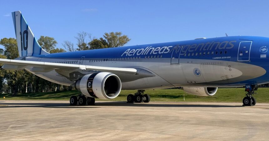 mundial-con-menos-vuelos:-por-la-baja-demanda,-aerolineas-argentina-cancelo-las-rutas-que-iban-a-cubrir-el-interior-con-miami
