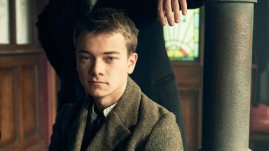 primer-vistazo-a-la-secuela-de-peaky-blinders:-charlie-heaton-se-convierte-en-el-hijo-de-tommy-shelby
