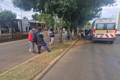 posadas-|-dos-hombres-resultaron-lesionados-tras-chocar-con-una-motocicleta-contra-un-arbol