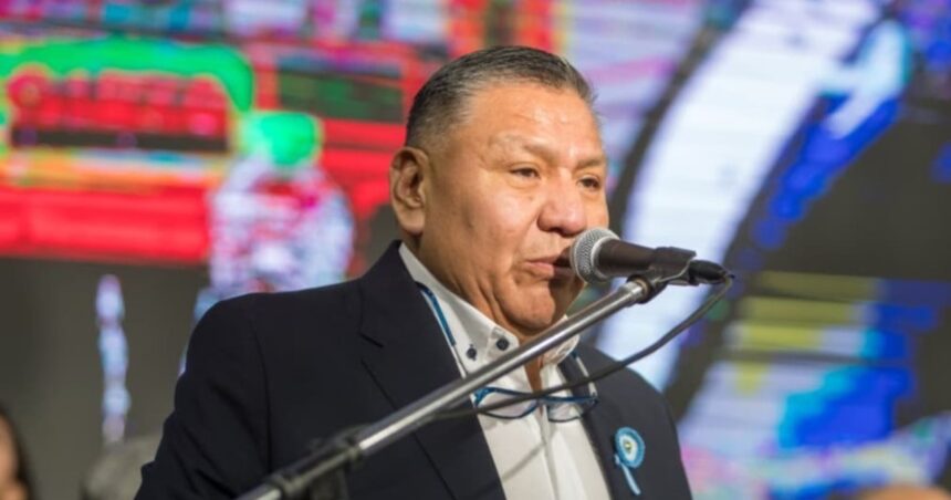 la-asuncion-de-un-sindicalista-en-chubut-reunio-a-un-gobernador,-empresarios,-diputados-y-gremialistas