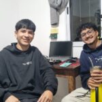 desde-una-habitacion-en-posadas-y-con-pocas-herramientas,-jovenes-emprendedores-producen-musica-para-artistas-emergentes:-“todo-pasa-aca-y-es-lo-que-tenemos”