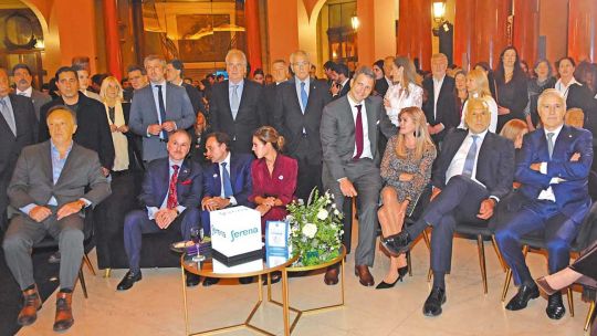 empresarios-compartieron-una-noche-en-la-que-la-crisis-educativa-fue-protagonista