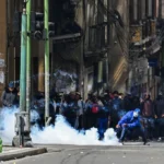 bolivia-|-el-gobierno-prepara-un-operativo-policial-para-liberar-rutas-y-busca-dialogo-con-campesinos-que-bloquean-a-la-paz