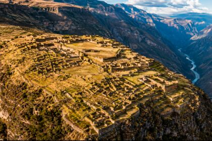 arqueologos-descubren-en-peru-ciudadela-inca-comparable-con-machu-picchu:-escondia-casi-3.000-lentejuelas-de-oro,-plata-y-cobre