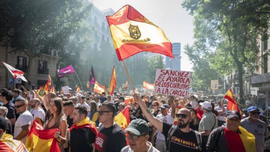 miles-marcharon-en-madrid-para-exigir-la-renuncia-de-pedro-sanchez-y-un-adelanto-electoral