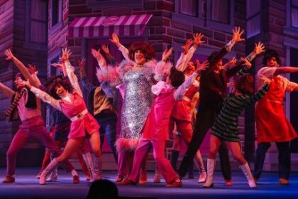 volvio-hairspray-a-buenos-aires-y-es-una-fiesta-para-los-amantes-del-musical