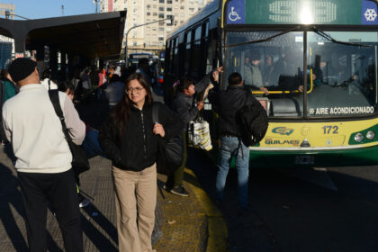 ¿fin-de-la-motosierra?:-los-subsidios-rebotan-desde-el-nivel-mas-bajo-en-la-ultima-decada,-pero-el-fmi-pide-mas-ajuste