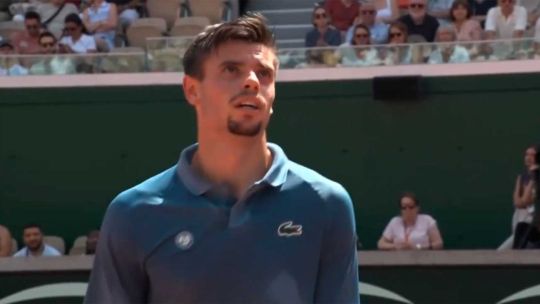 “me-voy-a-cagar-en-la-pista”:-la-insolita-frase-de-un-tenista-frances-en-roland-garros