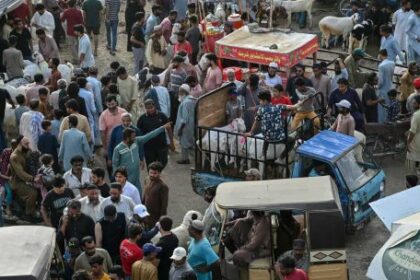 pakistan:-24-muertos-tras-el-ataque-a-un-tren-donde-viajaba-personal-militar