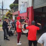 asi-viven-los-hinchas-en-posadas-la-previa-del-partido-entre-river-y-belgrano