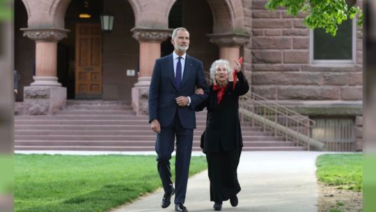 margaret-atwood-recibio-el-premio-joan-margarit-y-defendio-a-la-poesia-como-refugio-frente-a-los-autoritarismos
