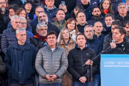 los-intendentes-de-kicillof-presionan-a-la-campora-con-la-reeleccion-indefinida:-“si-el-ano-que-vienen-quieren-ganar,-hay-que-modificar-la-ley”