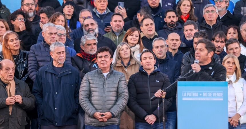 los-intendentes-de-kicillof-presionan-a-la-campora-con-la-reeleccion-indefinida:-“si-el-ano-que-vienen-quieren-ganar,-hay-que-modificar-la-ley”