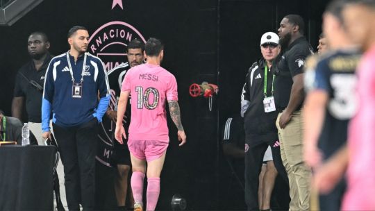 messi-salio-con-aparentes-molestias-durante-el-partido-del-inter-de-miami-y-encendio-las-alarmas-a-17-dias-del-mundial