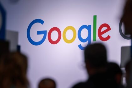 google,-a-punto-de-cambiar-internet-para-siempre:-por-que-la-muerte-de-su-clasico-buscador-preocupa-a-toda-la-web