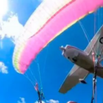 milagro-en-los-alpes:-una-parapentista-sobrevivio-tras-ser-embestida-por-una-avioneta-en-pleno-vuelo