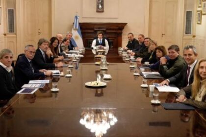 tras-el-tedeum,-javier-milei-reune-a-su-gabinete-para-intentar-calmar-la-interna-libertaria
