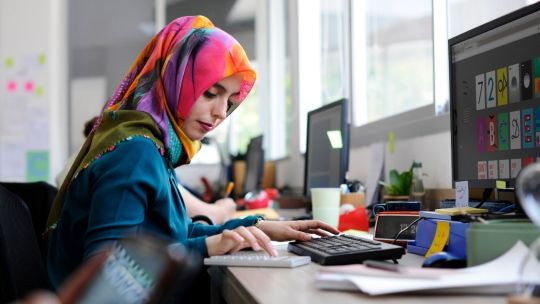 despues-de-87-dias-de-restricciones-y-censura-digital,-iran-restablecera-el-acceso-internacional-a-internet-desde-este-martes