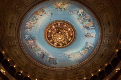 la-cupula-del-teatro-colon-cumple-60-anos:-la-historia-que-unio-a-raul-soldi-y-a-mujica-lainez