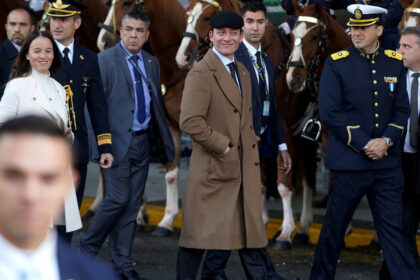 la-encrucijada-de-bullrich-frente-al-destrato-de-karina-y-el-gesto-de-milei-a-santiago-caputo