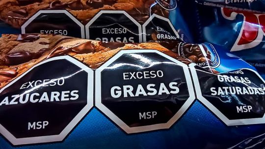 octogonos:-por-que-el-gobierno-quiere-eliminar-la-ley-de-etiquetado-frontal
