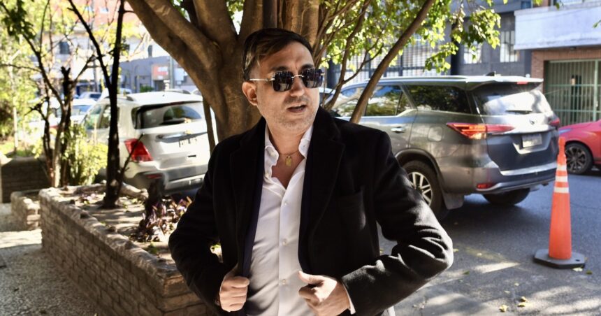 ariel-vallejo,-dueno-de-sur-finanzas,-dio-su-version-de-como-hacia-negocios-con-el-cepo:-“sacaba-10-pesos-de-cada-dolar”