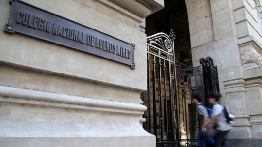 toma-estudiantil-de-los-colegios-pellegrini-y-nacional-buenos-aires-por-el-financiamiento-universitario