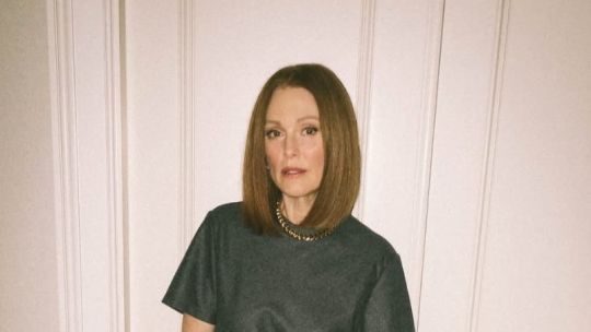 julianne-moore-liderara-una-nueva-comedia-romantica-de-netflix-producida-por-los-obama