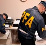 acusan-a-funcionaria-de-moron-de-integrar-una-banda-narco-tras-encontrar-medio-kilo-de-cocaina-en-su-casa