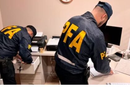 acusan-a-funcionaria-de-moron-de-integrar-una-banda-narco-tras-encontrar-medio-kilo-de-cocaina-en-su-casa
