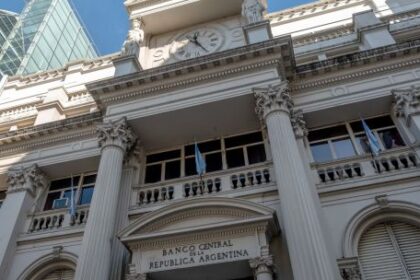 milei-eases-grip-on-argentine-peso-as-reserves-hit-seven-year-high