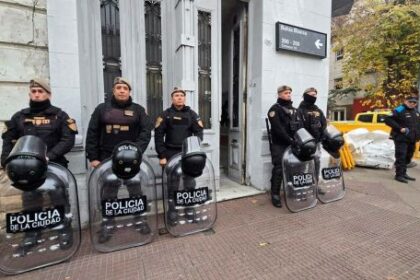 la-increible-historia-de-una-propiedad-usurpada-hace-8-anos-y-donde-funcionaba-un-taller-textil-clandestino