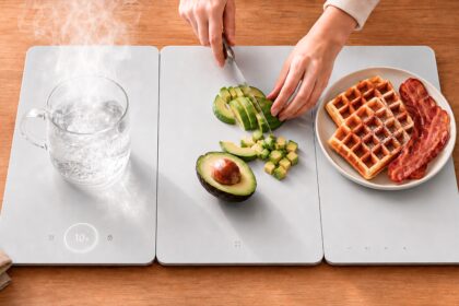 china-revela-una-tabla-de-cocina-inteligente-que-calienta-tus-platos-solo-en-10-segundos-mientras-cortas-los-alimentos