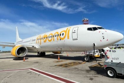 familias-turistas-varados-en-el-aeropuerto-de-iguazu-denuncian-cancelaciones-y-falta-de-respuestas-de-flybondi:-“estamos-desamparados-completamente”
