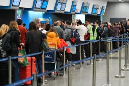 desde-este-jueves,-aumentan-las-tasas-de-seguridad-aeroportuaria-en-todo-el-pais-y-suben-los-precios-de-los-pasajes-de-avion:-como-quedan-con-la-actualizacion 