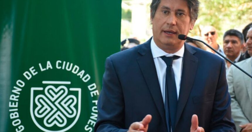 “vamos-y-nos-olvidamos-de-todo”:-un-intendente-pidio-licencia-para-viajar-al-mundial-con-un-grupo-de-amigos