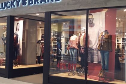 el-dueno-de-reebok-y-forever-21-traera-a-la-argentina-la-marca-de-jeans-que-es-la-cara-de-los-famosos-e-iconos-del-rock