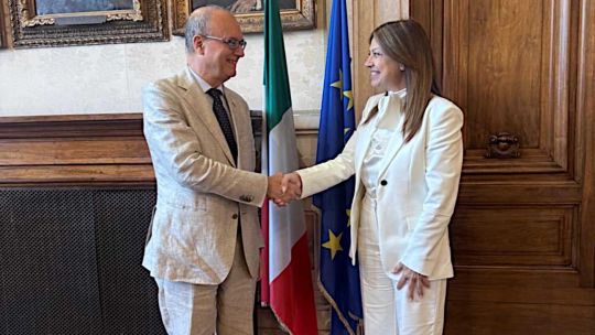 pettovello-espera-reunirse-con-el-papa-leon-xiv-en-roma,-en-una-convocatoria-internacional-de-ministros-de-educacion